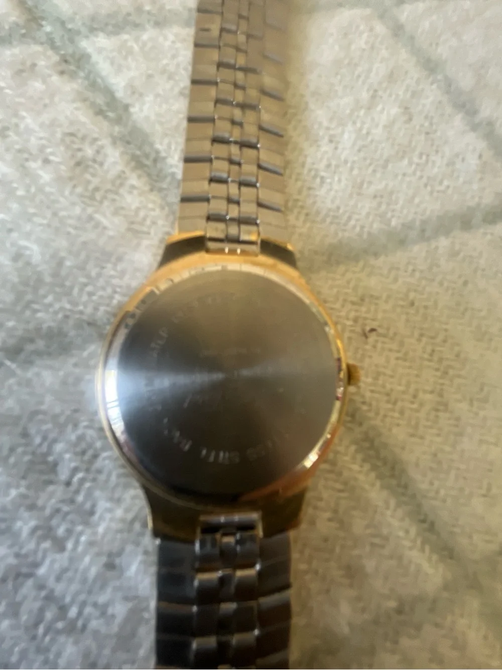 N/A elegant gold